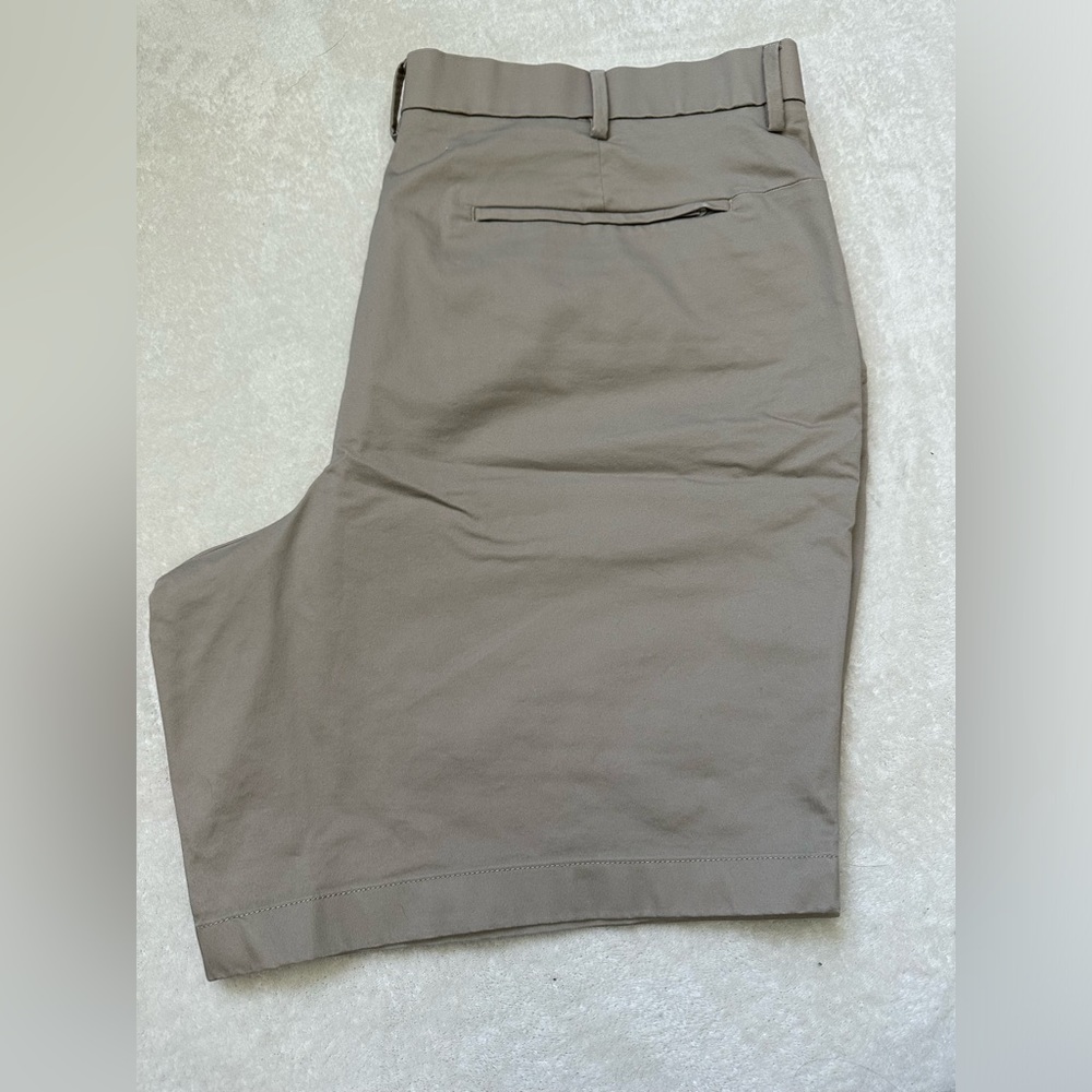 Men’s Banana Republic Khaki Shorts